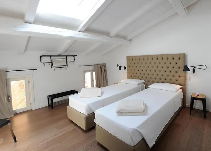 Opera 11 R&b Oda ve Kahvaltı Parma